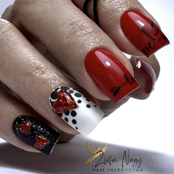 Romantikus körömdizájn ötletek Valentin-napra