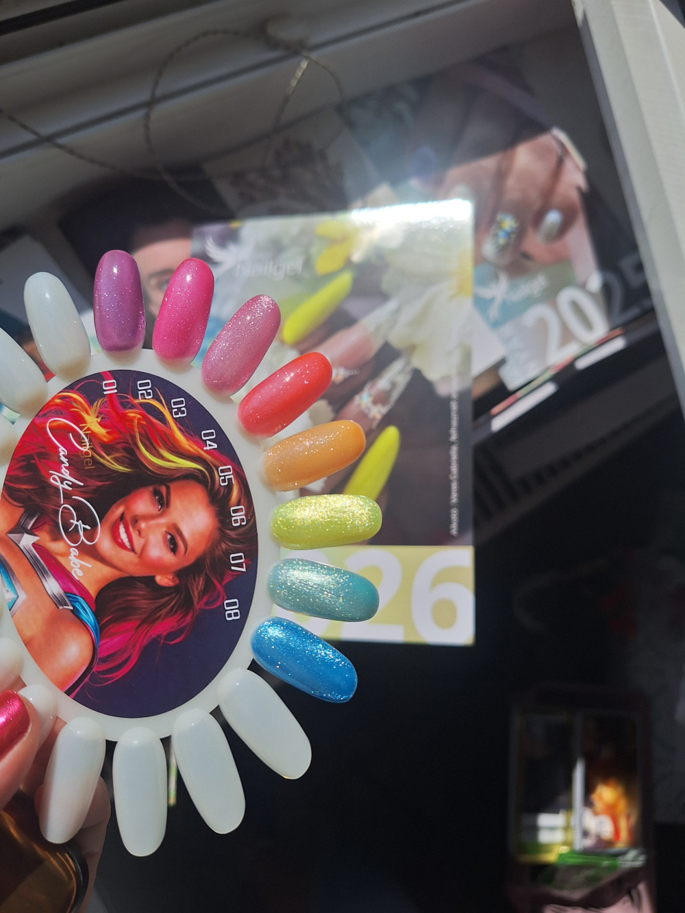   Candy Babe  gél lakk kollekció 8db géllakkal és ajándék margarétával
